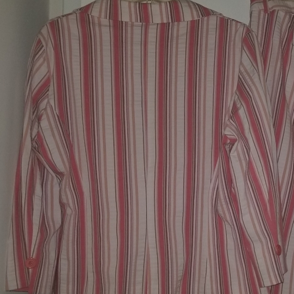 Seersucker Capri Set - Picture 5 of 8